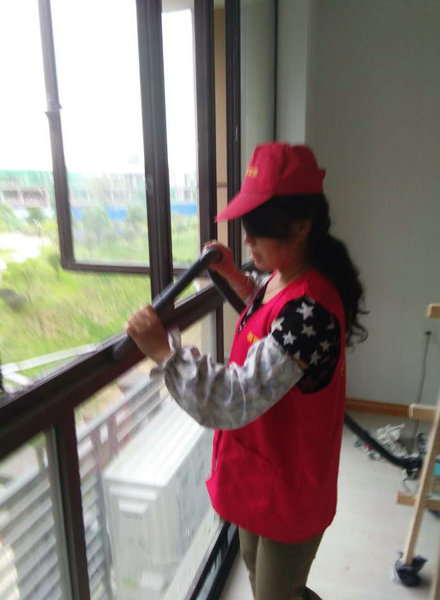 新房打扫中